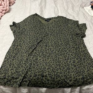 Sanctuary tshirt -never worn